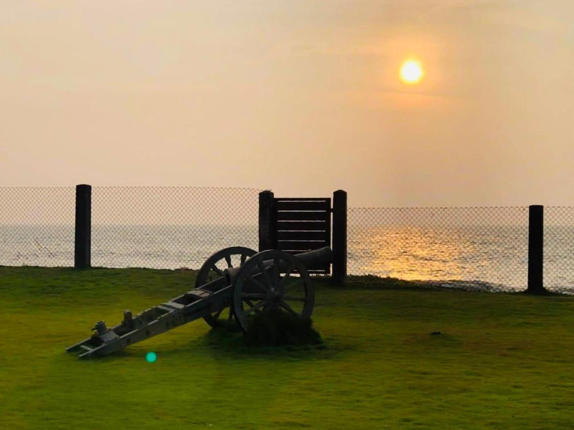 The Lighthouse Negombo Hotel ภายนอก รูปภาพ