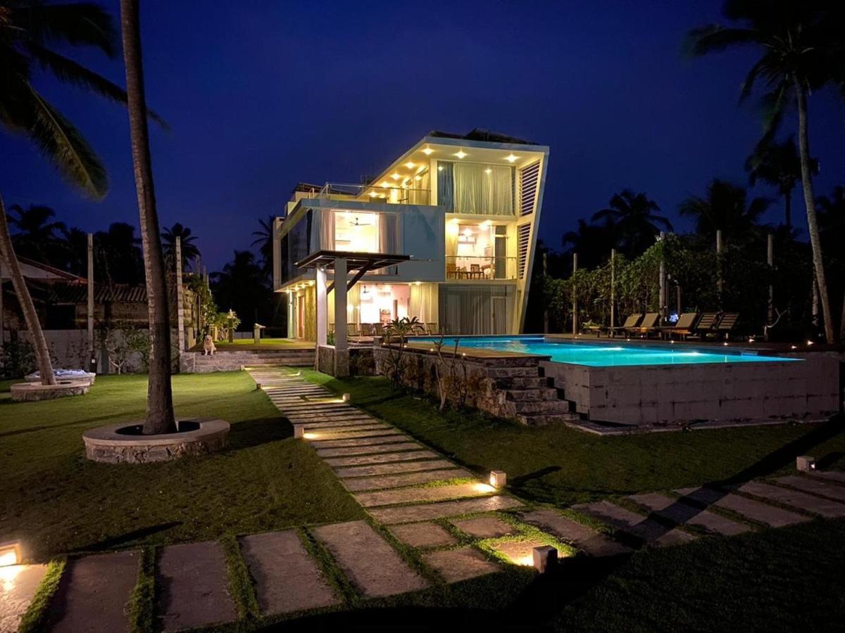 The Lighthouse Negombo Hotel ภายนอก รูปภาพ