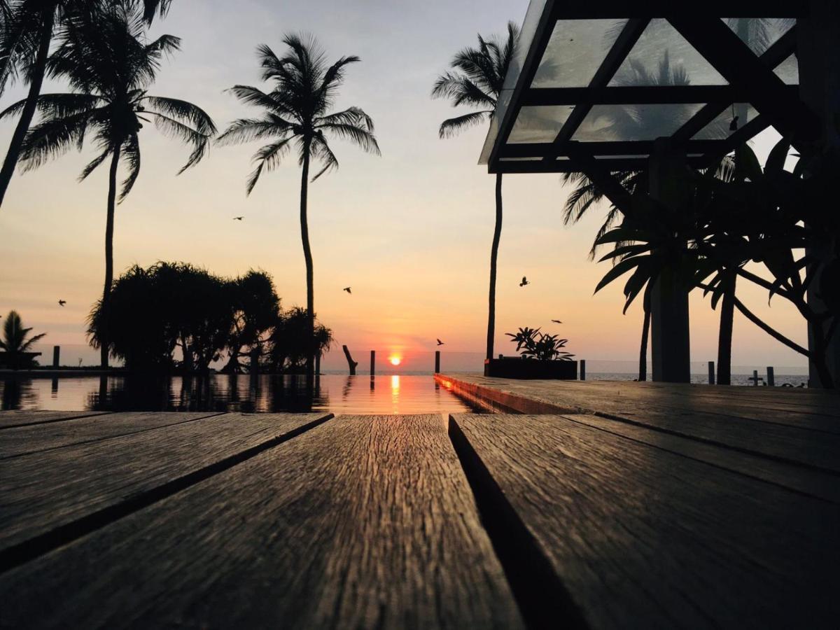 The Lighthouse Negombo Hotel ภายนอก รูปภาพ