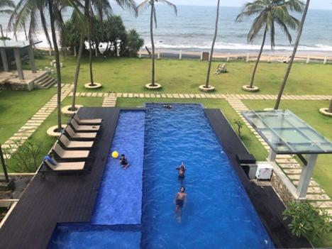 The Lighthouse Negombo Hotel ภายนอก รูปภาพ