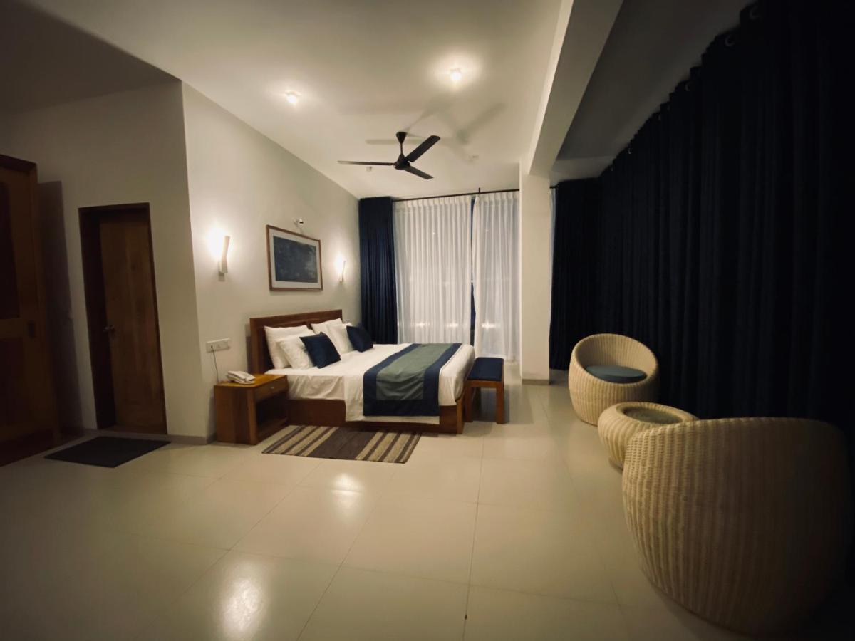 The Lighthouse Negombo Hotel ภายนอก รูปภาพ